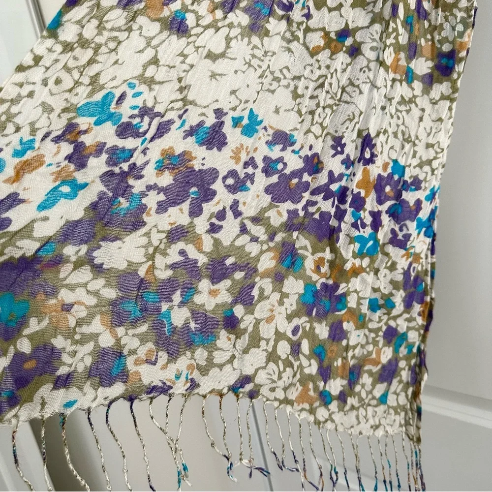 Floral Print Lightweight Scarf - Wrap / Shawl